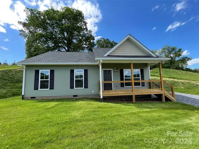 $399,000 | 373 Barefoot Ridge, Clyde, NC 28721