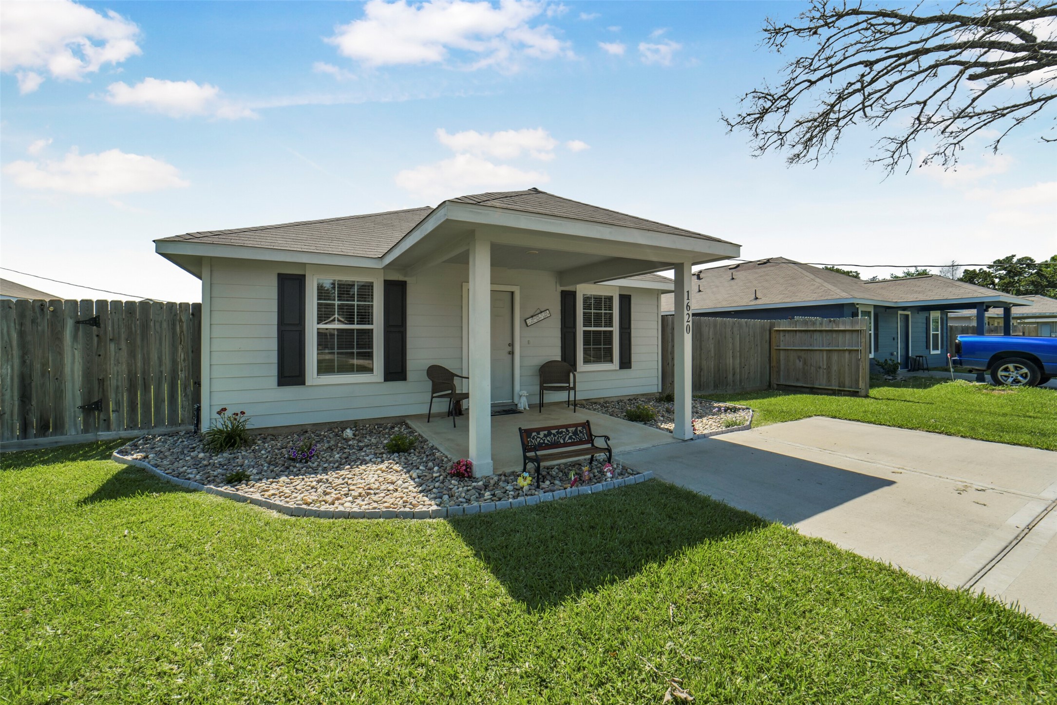 1620 23rd Street Hempstead, TX 77445 - Photo 1 of 14