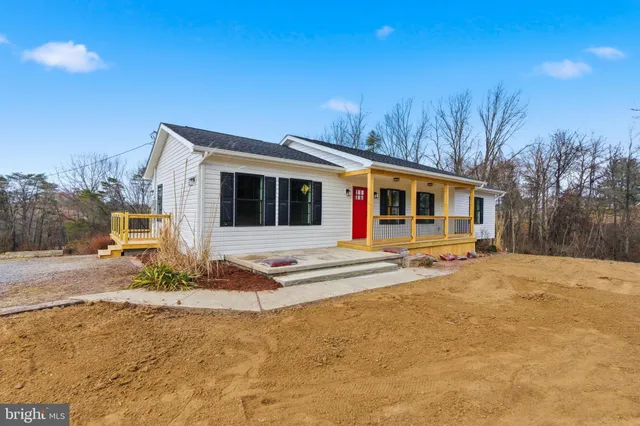 $339,900 | 14 Anderson Court, Berkeley Springs, WV 25411