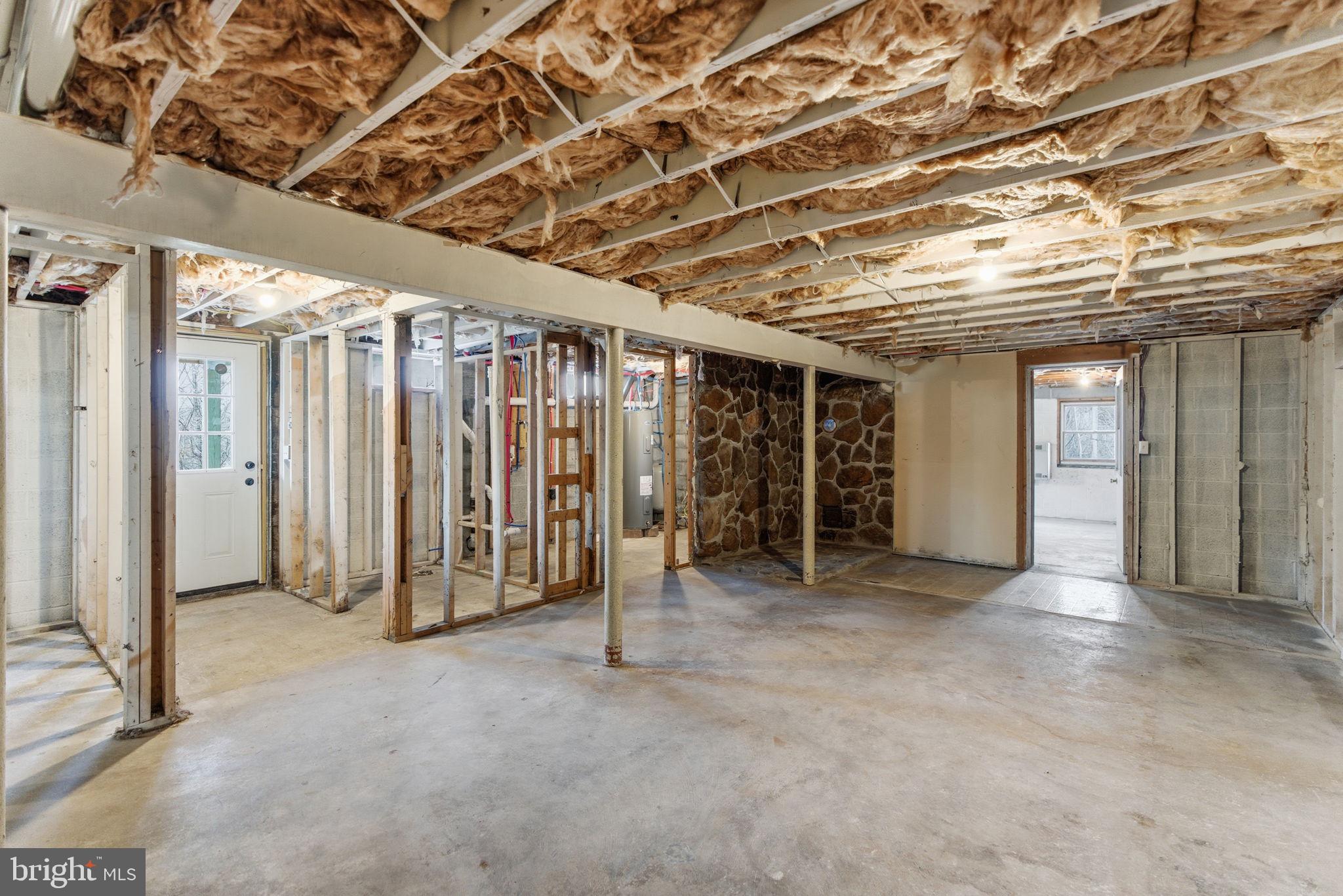 14 Anderson Court Berkeley Springs, WV 25411 - Photo 30 of 52 a view of an empty room