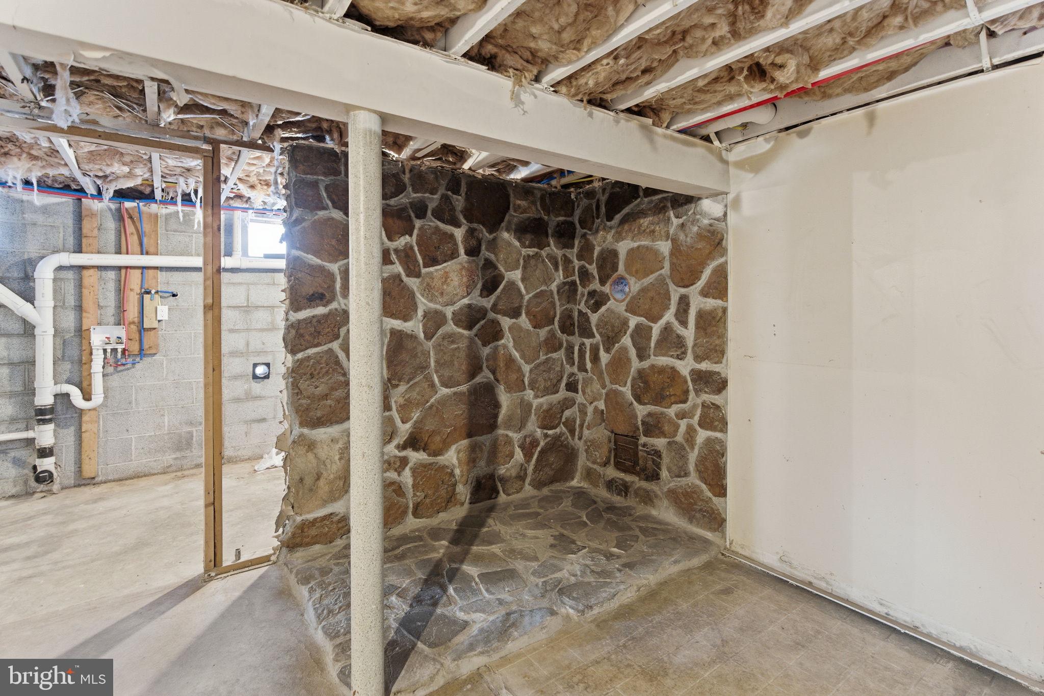 14 Anderson Court Berkeley Springs, WV 25411 - Photo 31 of 52 a view of shower