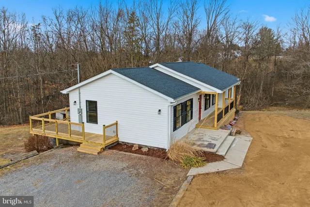 $339,900 | 14 Anderson Court, Berkeley Springs, WV 25411