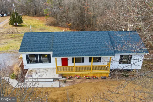 $339,900 | 14 Anderson Court, Berkeley Springs, WV 25411