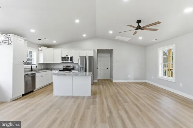 $339,900 | 14 Anderson Court, Berkeley Springs, WV 25411