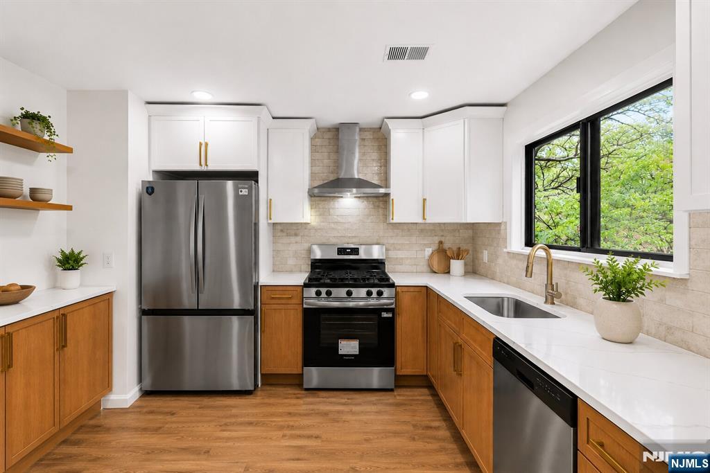 261 Sunset Key Secaucus, NJ 07094 - Photo 13 of 35