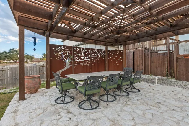 a view of an outdoor space