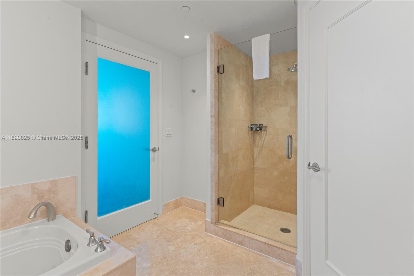 4401 Collins Avenue, Unit 3003 Miami Beach, FL 33140 - Photo 24 of 29