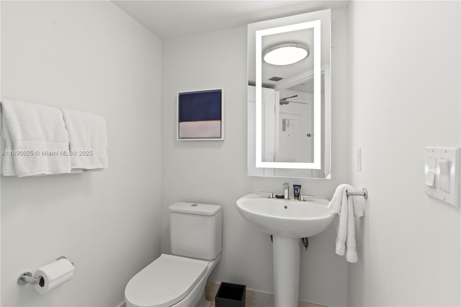 4401 Collins Avenue, Unit 3003 Miami Beach, FL 33140 - Photo 26 of 29