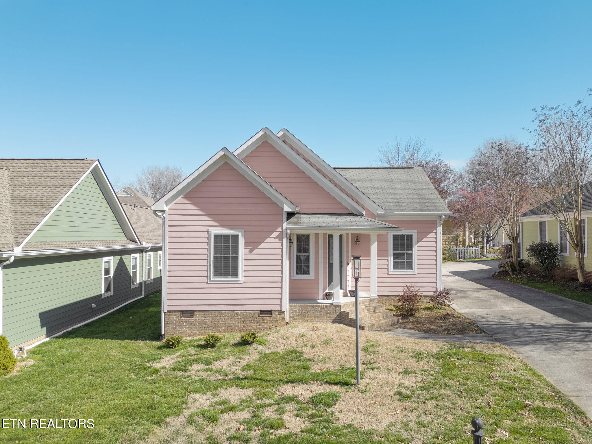 143 Manhattan Avenue Oak Ridge, TN 37830 - Photo 1 of 20 1-web-or-mls-001--FULL