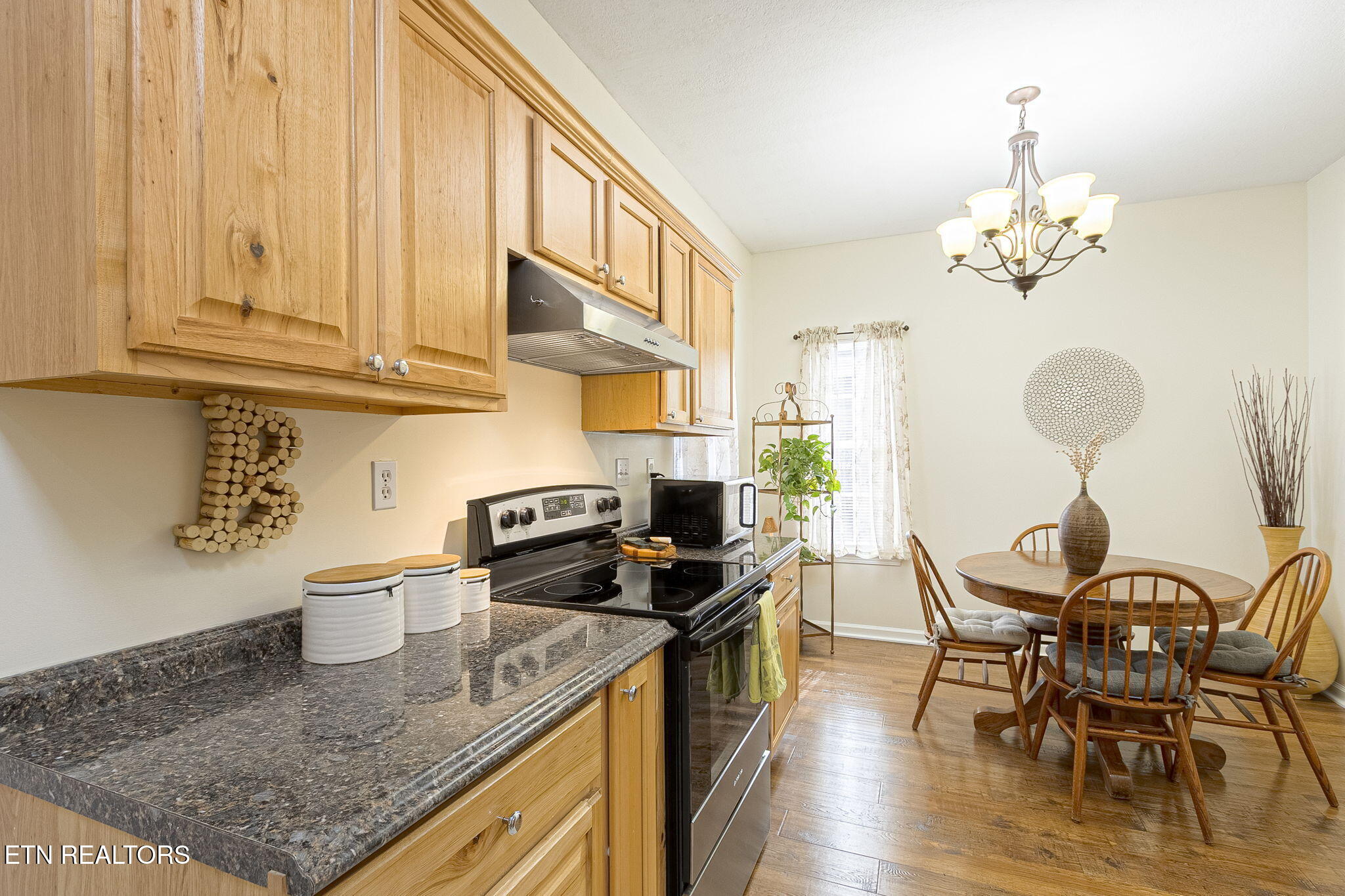 143 Manhattan Avenue Oak Ridge, TN 37830 - Photo 4 of 20 11-web-or-mls-011--FULL