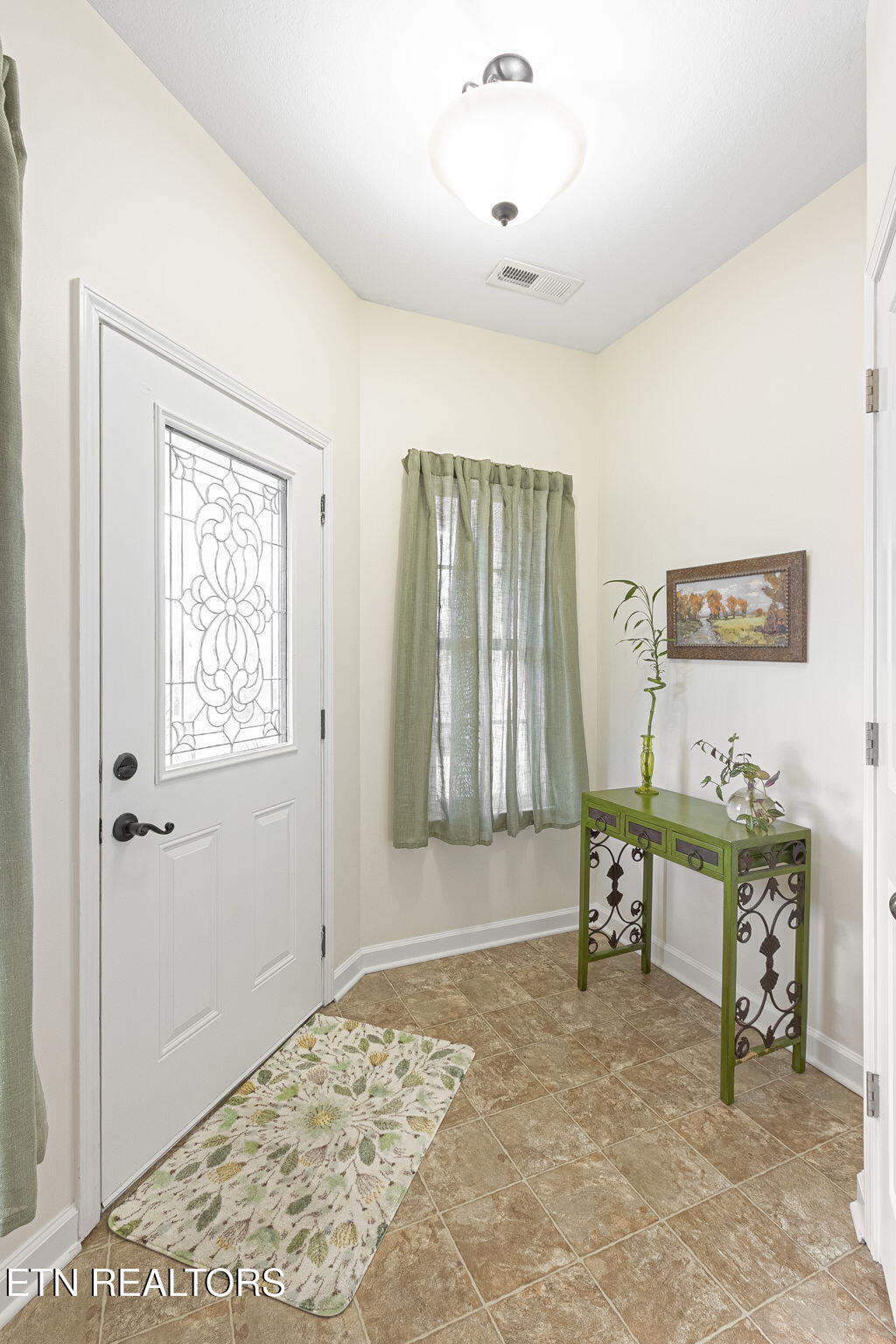 143 Manhattan Avenue Oak Ridge, TN 37830 - Photo 9 of 20 4-web-or-mls-004--FULL
