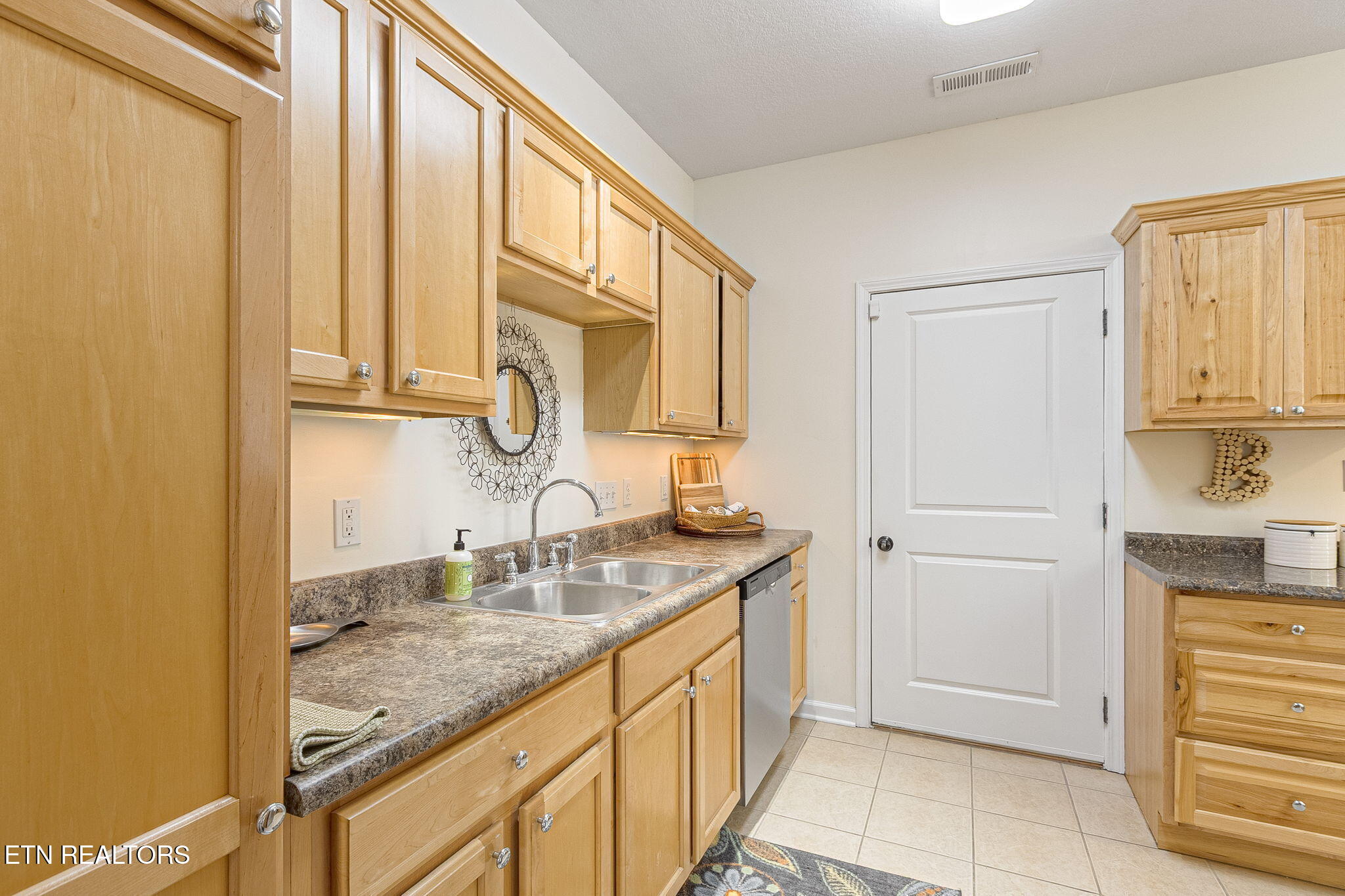 143 Manhattan Avenue Oak Ridge, TN 37830 - Photo 10 of 20 9-web-or-mls-009--FULL