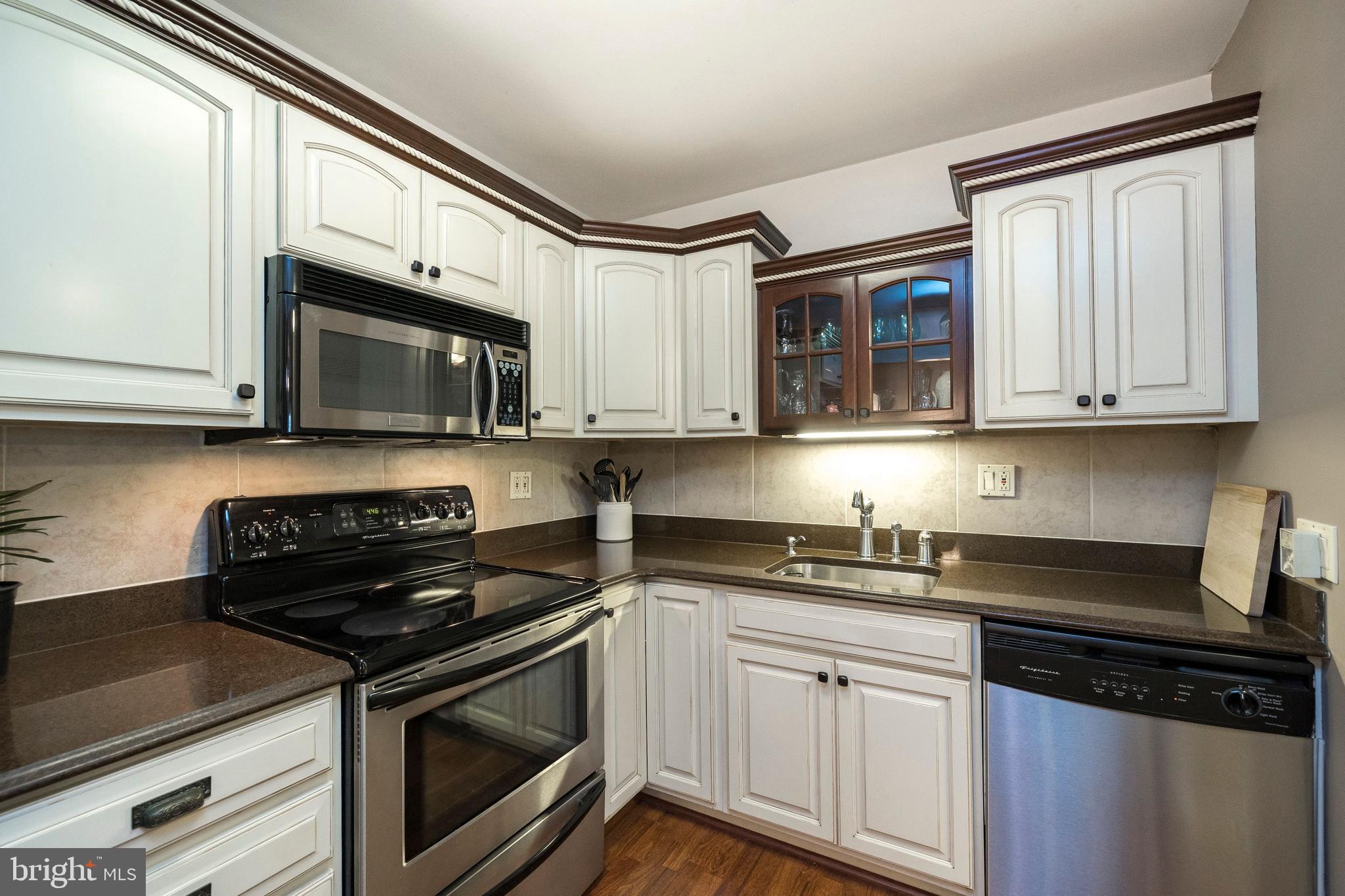 116 Riversedge Drive Norristown, PA 19403 - Photo 7 of 23 Kitchen