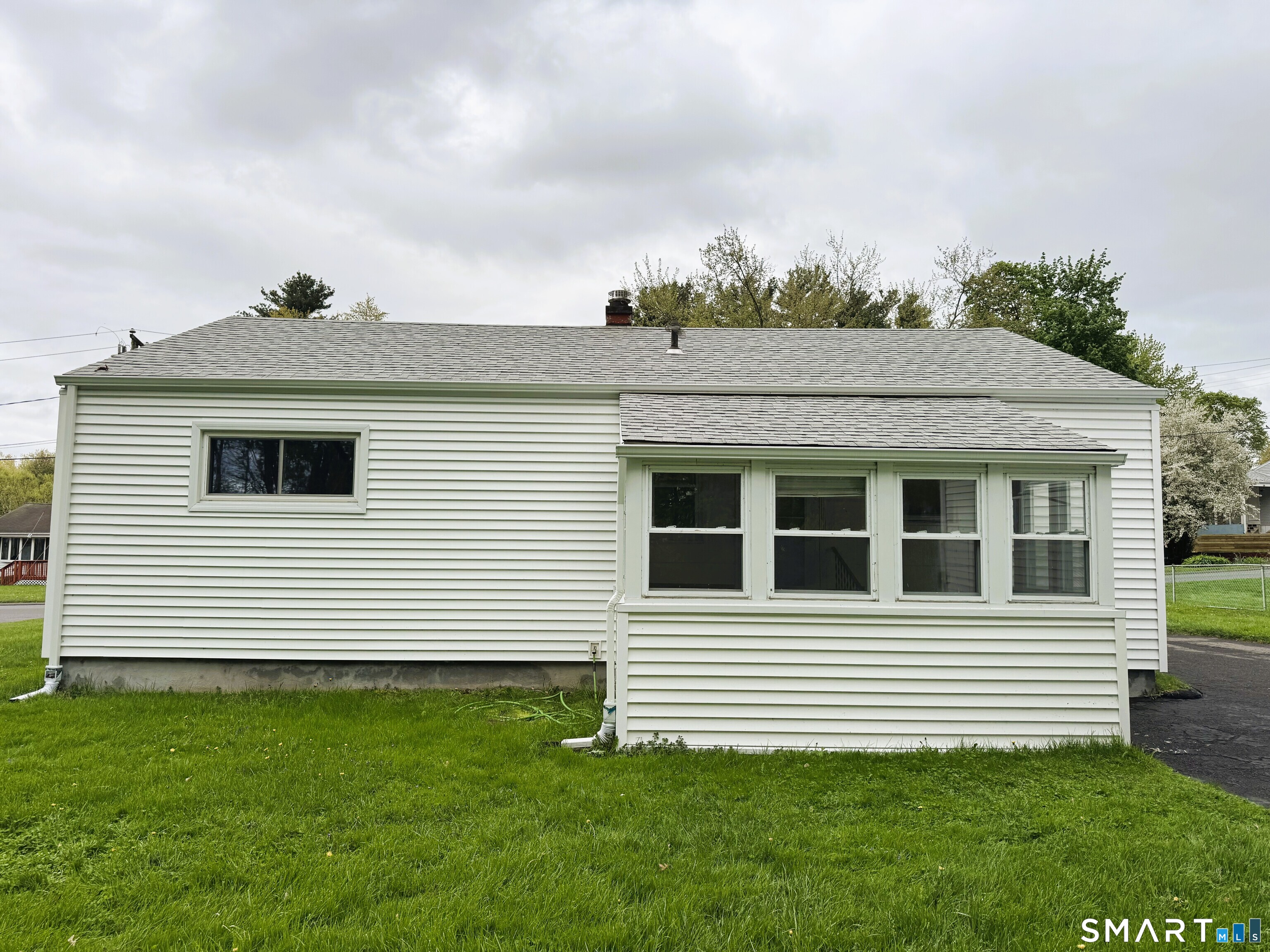 17 Cricket Road East Windsor, CT 06088 - Photo 11 of 40
