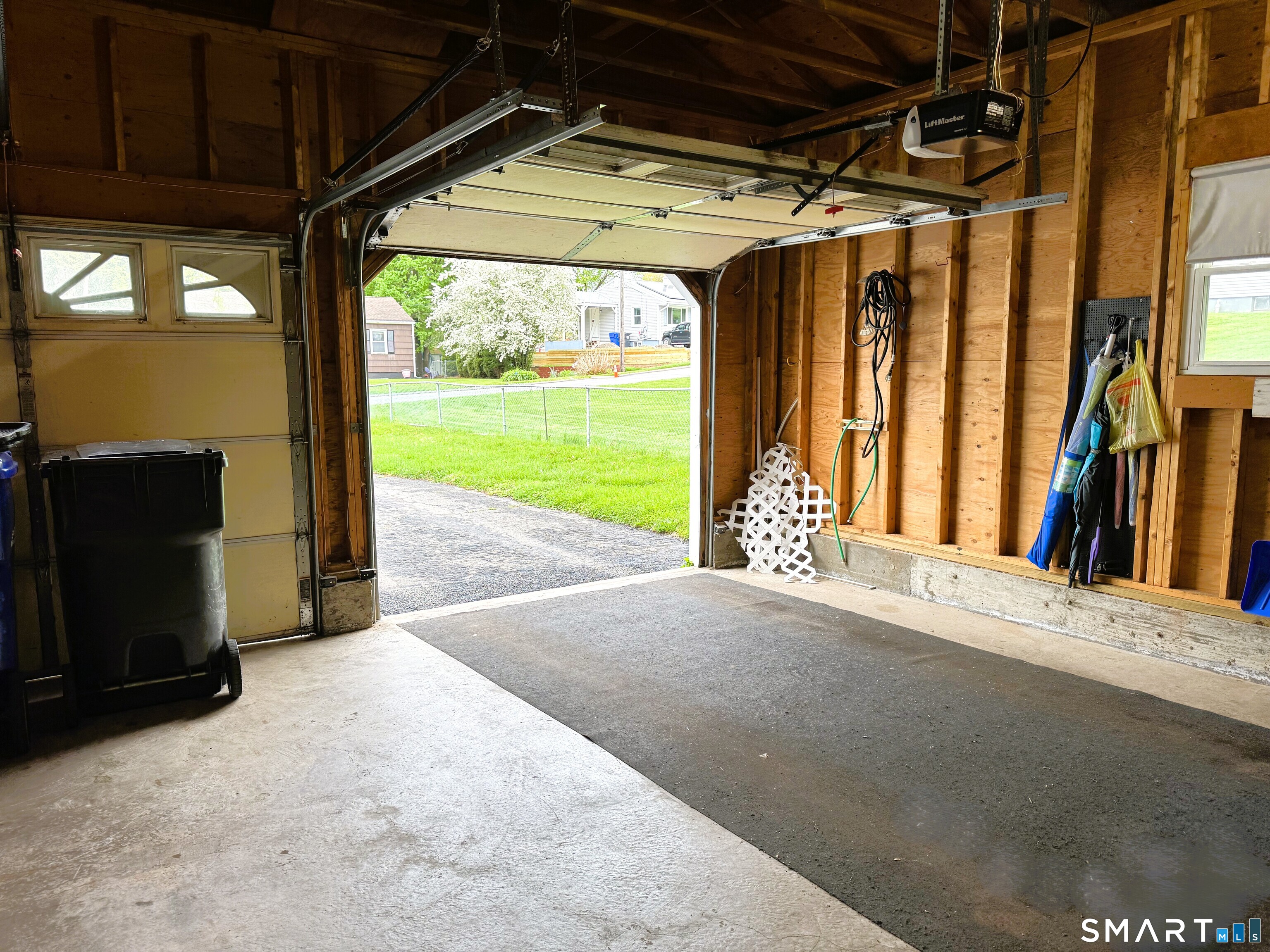 17 Cricket Road East Windsor, CT 06088 - Photo 37 of 40
