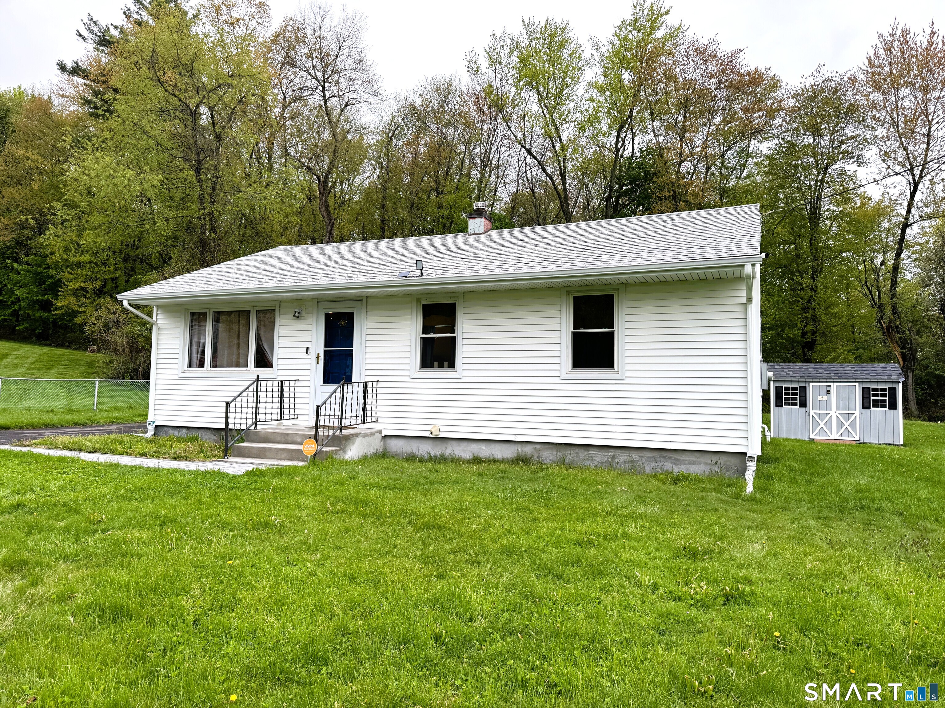 17 Cricket Road East Windsor, CT 06088 - Photo 4 of 40