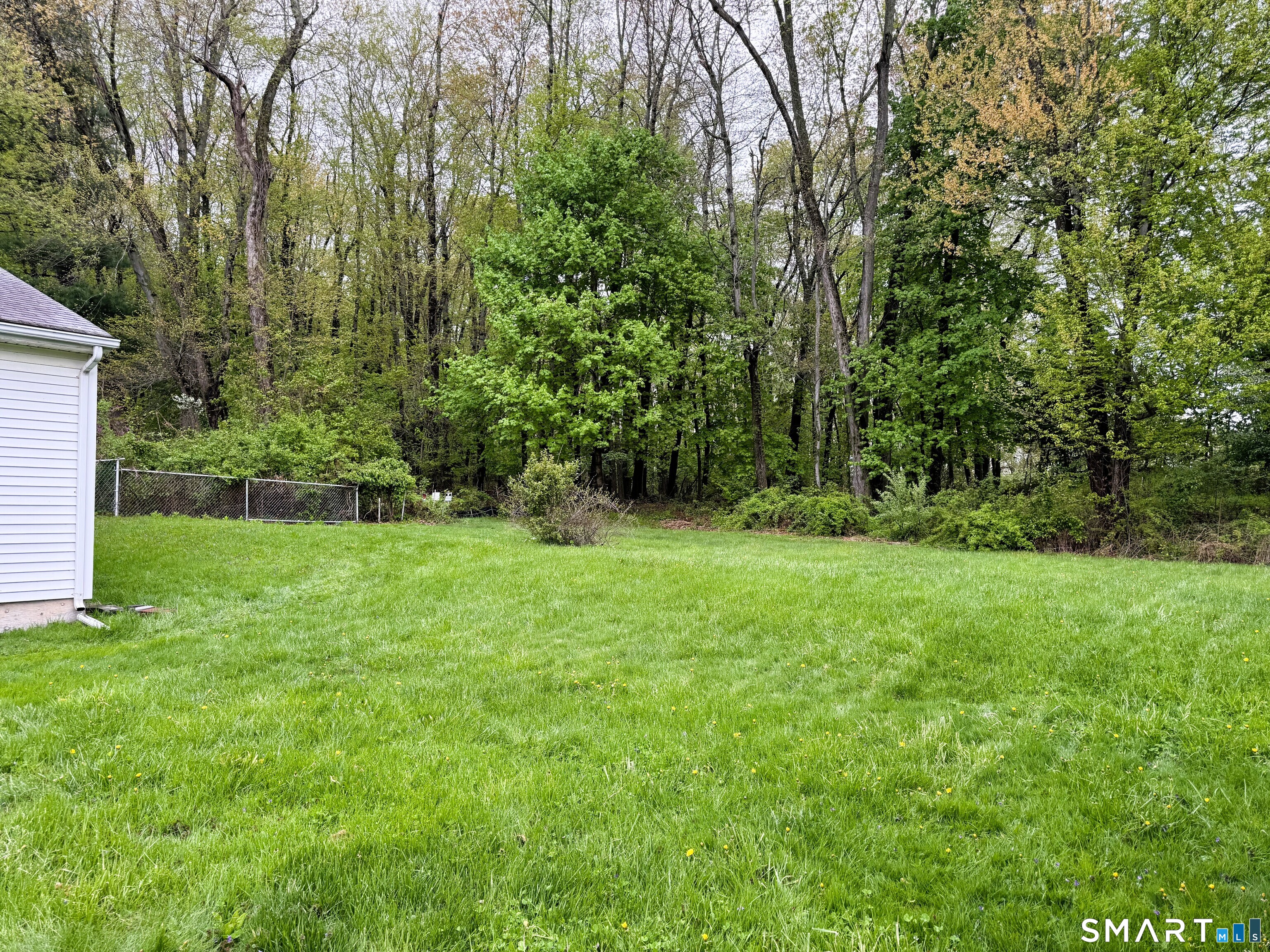 17 Cricket Road East Windsor, CT 06088 - Photo 8 of 40
