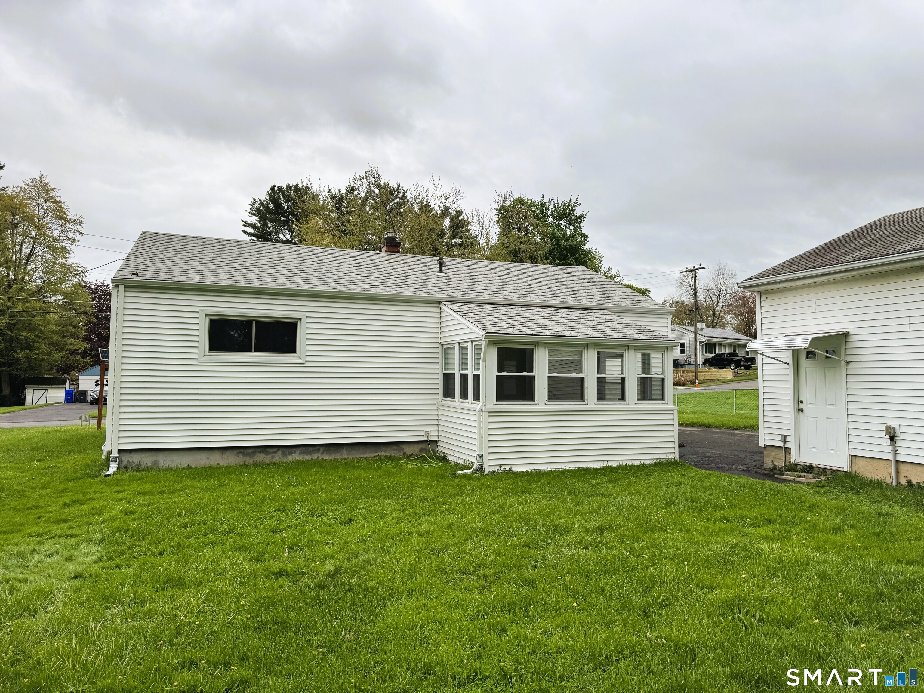 17 Cricket Road East Windsor, CT 06088 - Photo 9 of 40