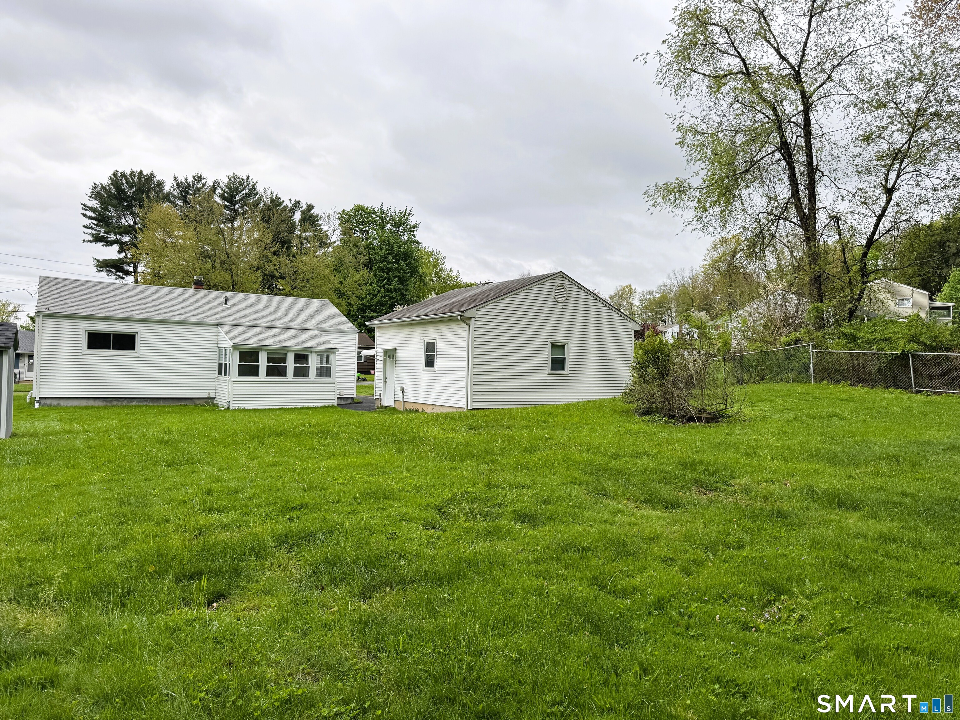 17 Cricket Road East Windsor, CT 06088 - Photo 10 of 40
