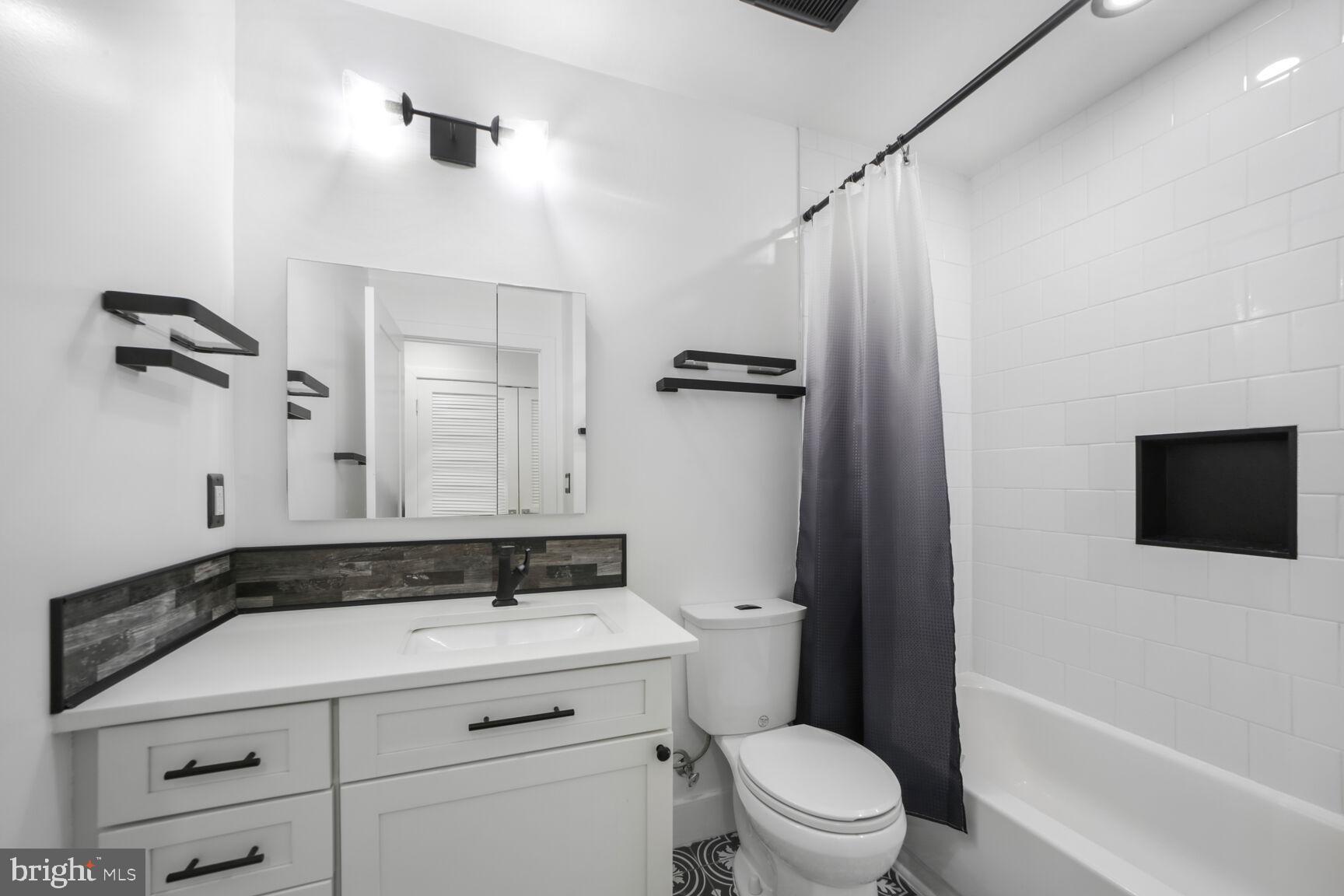 11 15th Street Northeast, Unit 3 Washington, DC 20002 - Photo 14 of 16 Bath