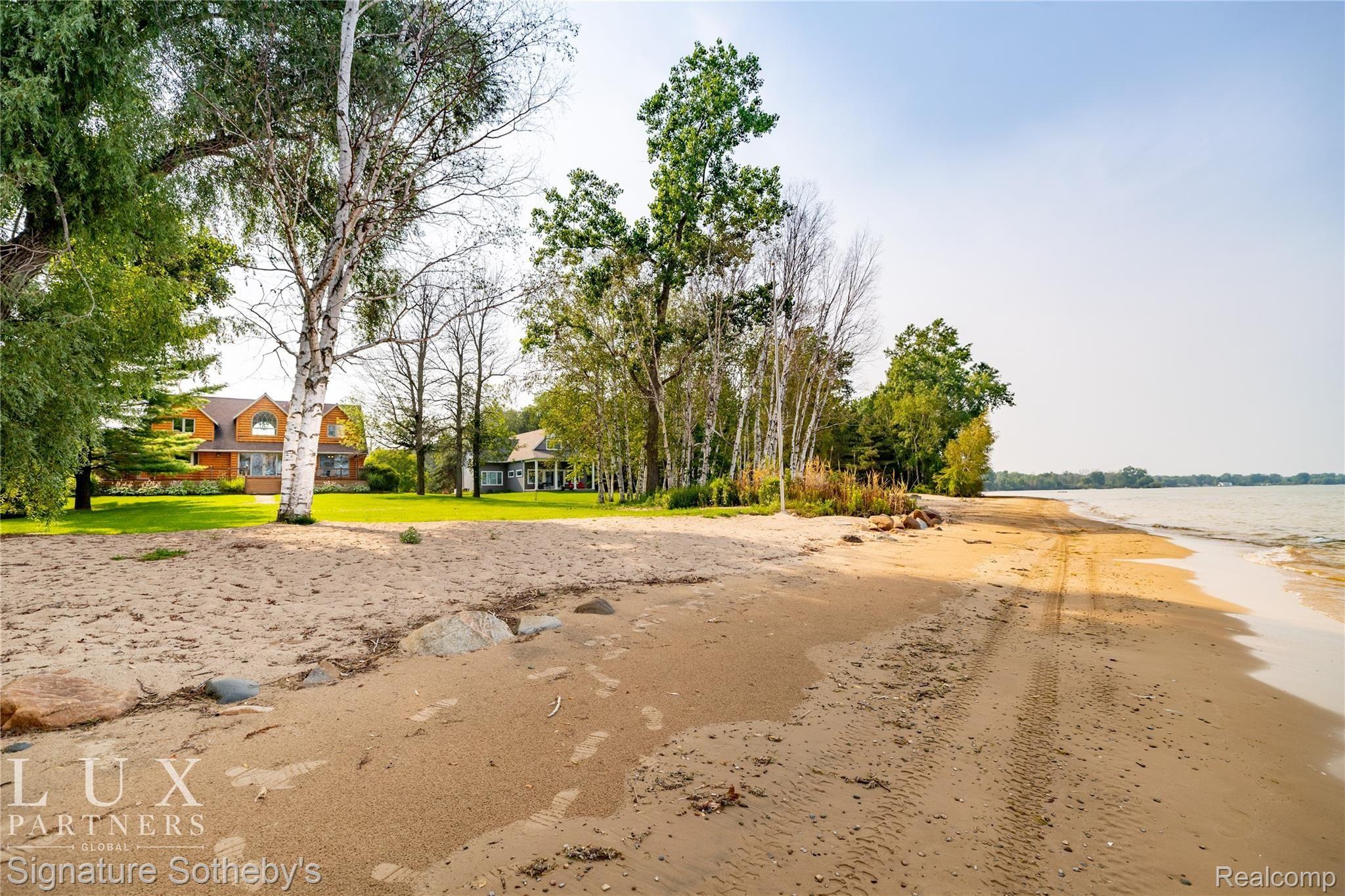 3725 South Lake Shore Road Harbor Beach, MI 48441 - Photo 6 of 29 1 (5 of 26).jpg