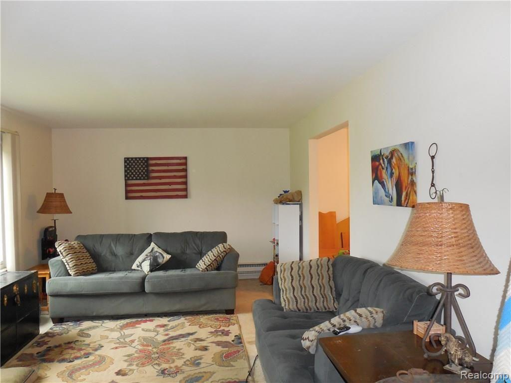 5534 Cuthbert Road White Lake, MI 48386 - Photo 6 of 28 5534 Cuthbert 043.JPG