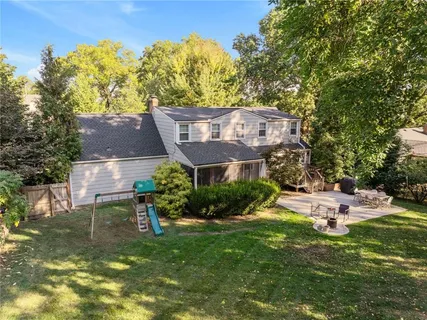 $665,000 | 2801 West 71st Street, Prairie Village, KS 66208