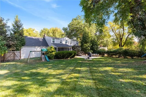 $665,000 | 2801 West 71st Street, Prairie Village, KS 66208