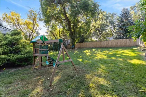 $665,000 | 2801 West 71st Street, Prairie Village, KS 66208