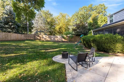 $665,000 | 2801 West 71st Street, Prairie Village, KS 66208