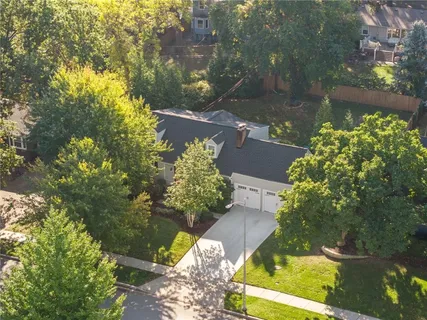 $665,000 | 2801 West 71st Street, Prairie Village, KS 66208