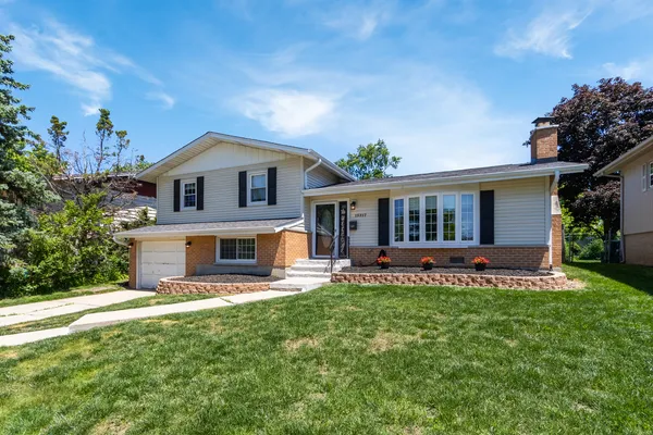 $349,900 | 15317 Boca Rio Drive, Oak Forest, IL 60452