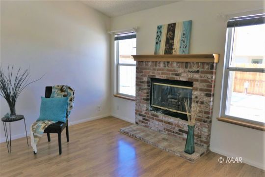 400 Christopher Court Ridgecrest, CA 93555 - Photo 6 of 29