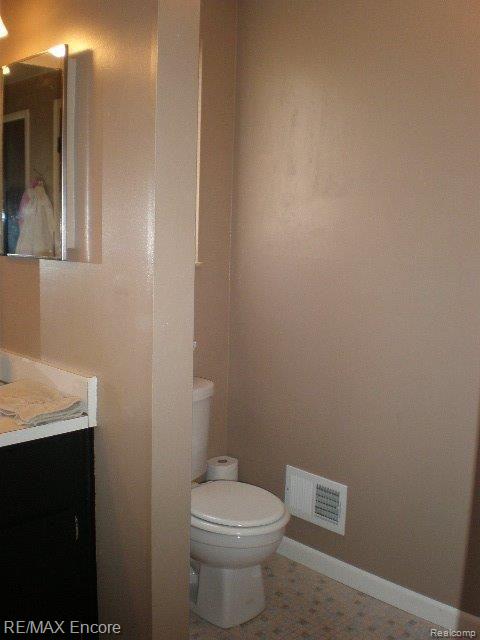 8991 Clark Road Clarkston, MI 48346 - Photo 36 of 45 FULL BTH VIEW 2