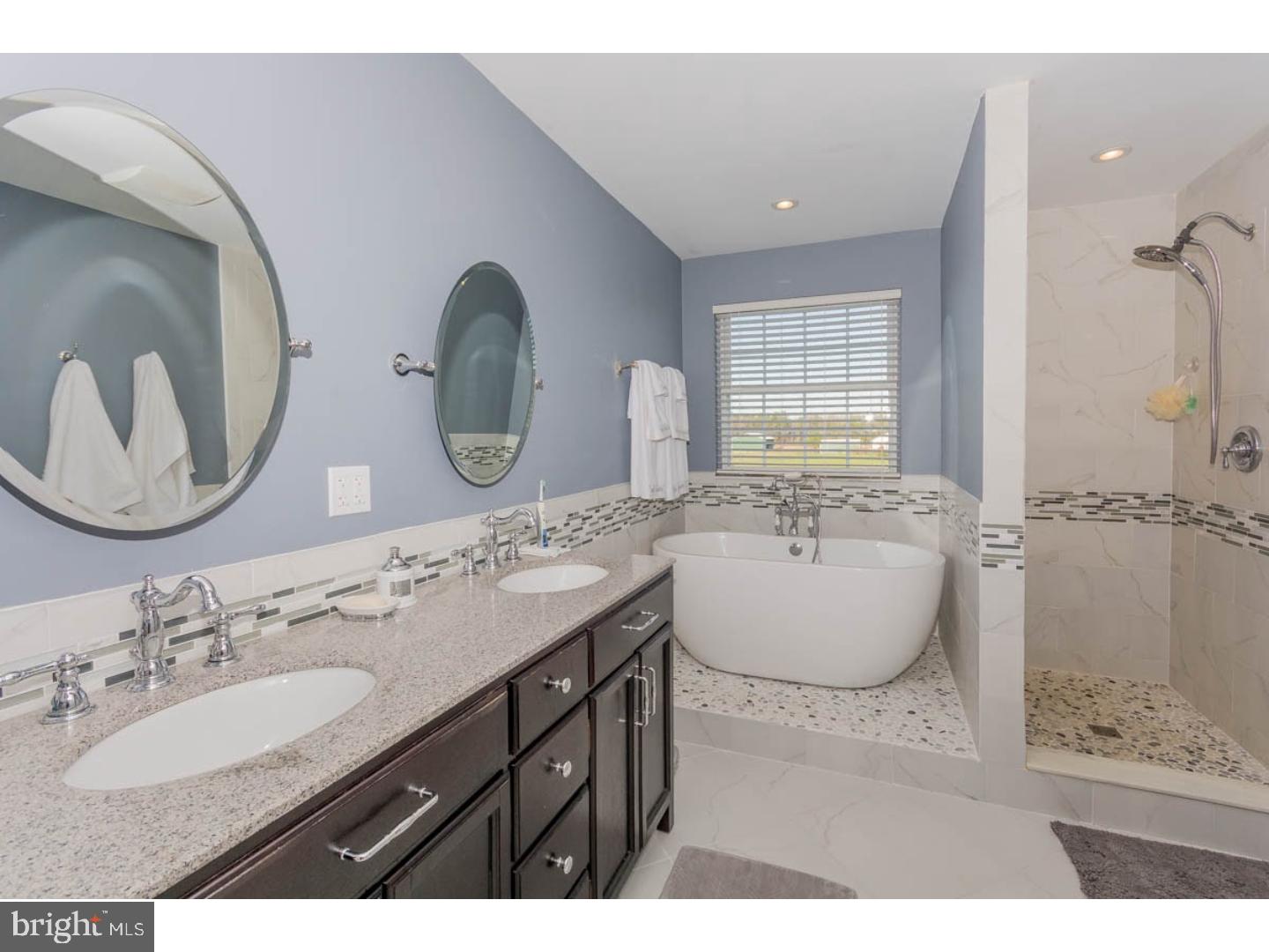 889 Elk Road Monroeville, NJ 08343 - Photo 17 of 25 Master Bathroom