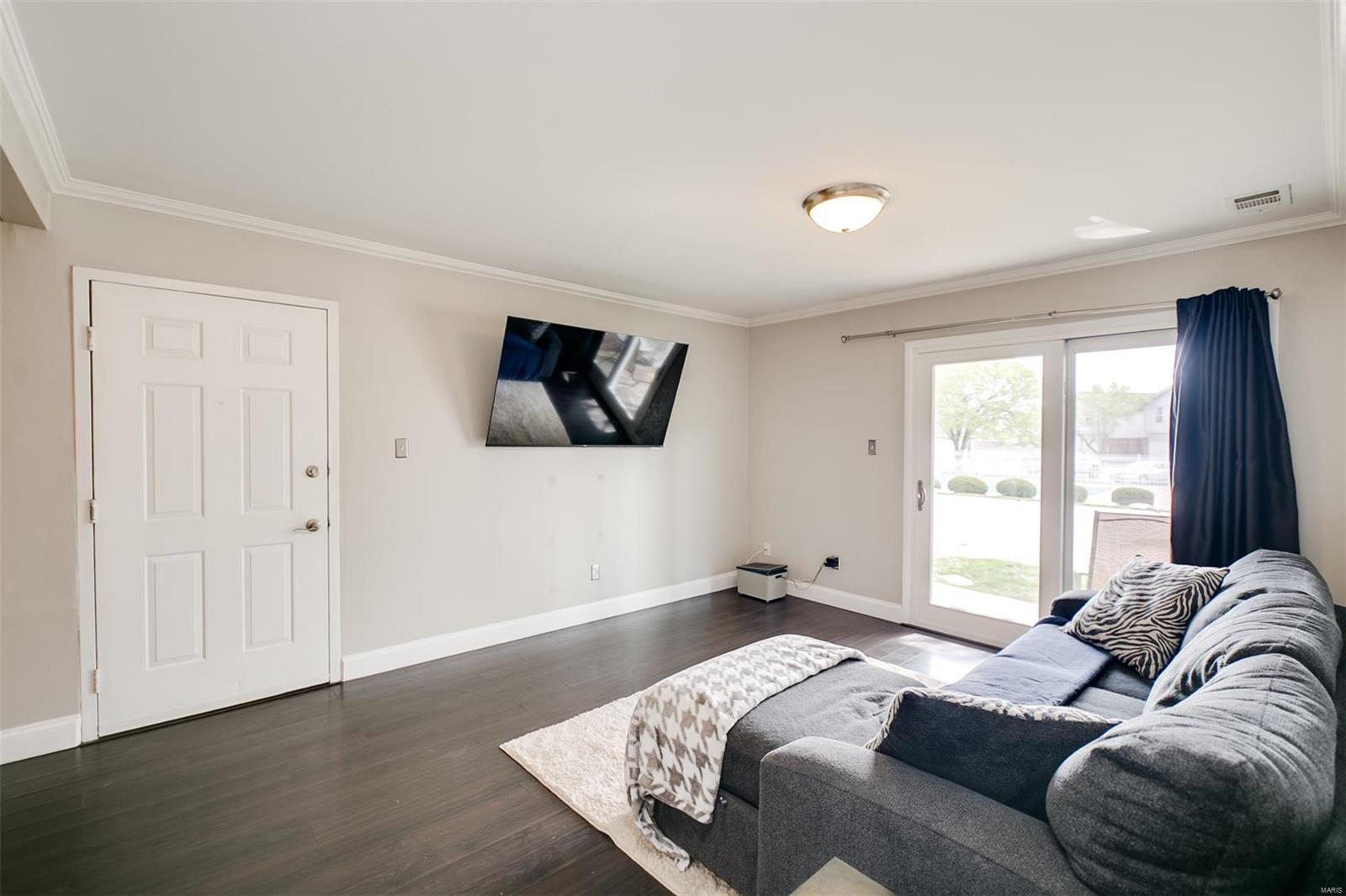 4539 Little Rock Road, Unit B St. Louis, MO 63128 - Photo 5 of 19 Gallery Image 5