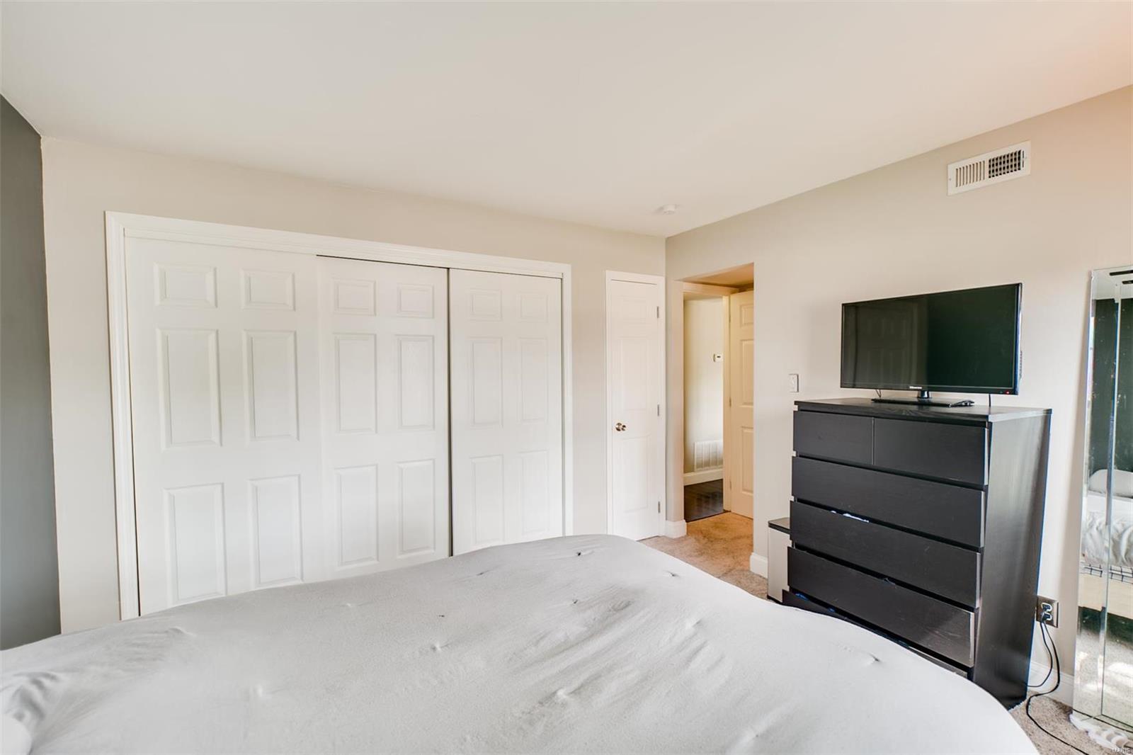 4539 Little Rock Road, Unit B St. Louis, MO 63128 - Photo 8 of 19 Gallery Image 8