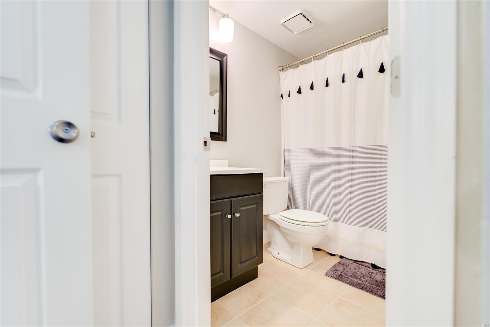 4539 Little Rock Road, Unit B St. Louis, MO 63128 - Photo 9 of 19 Gallery Image 9