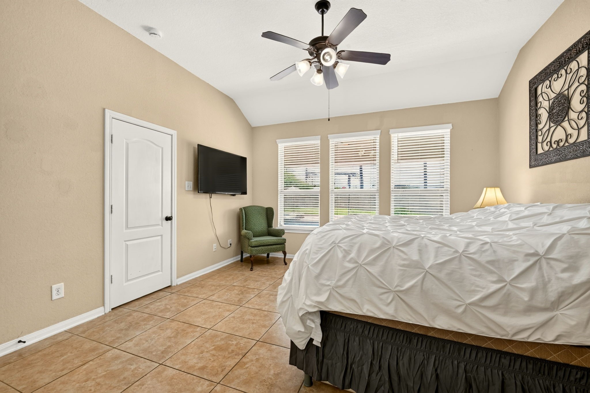 6446 Tea Tree Drive Katy, TX 77494 - Photo 19 of 39 14x14 - Primary Bedroom