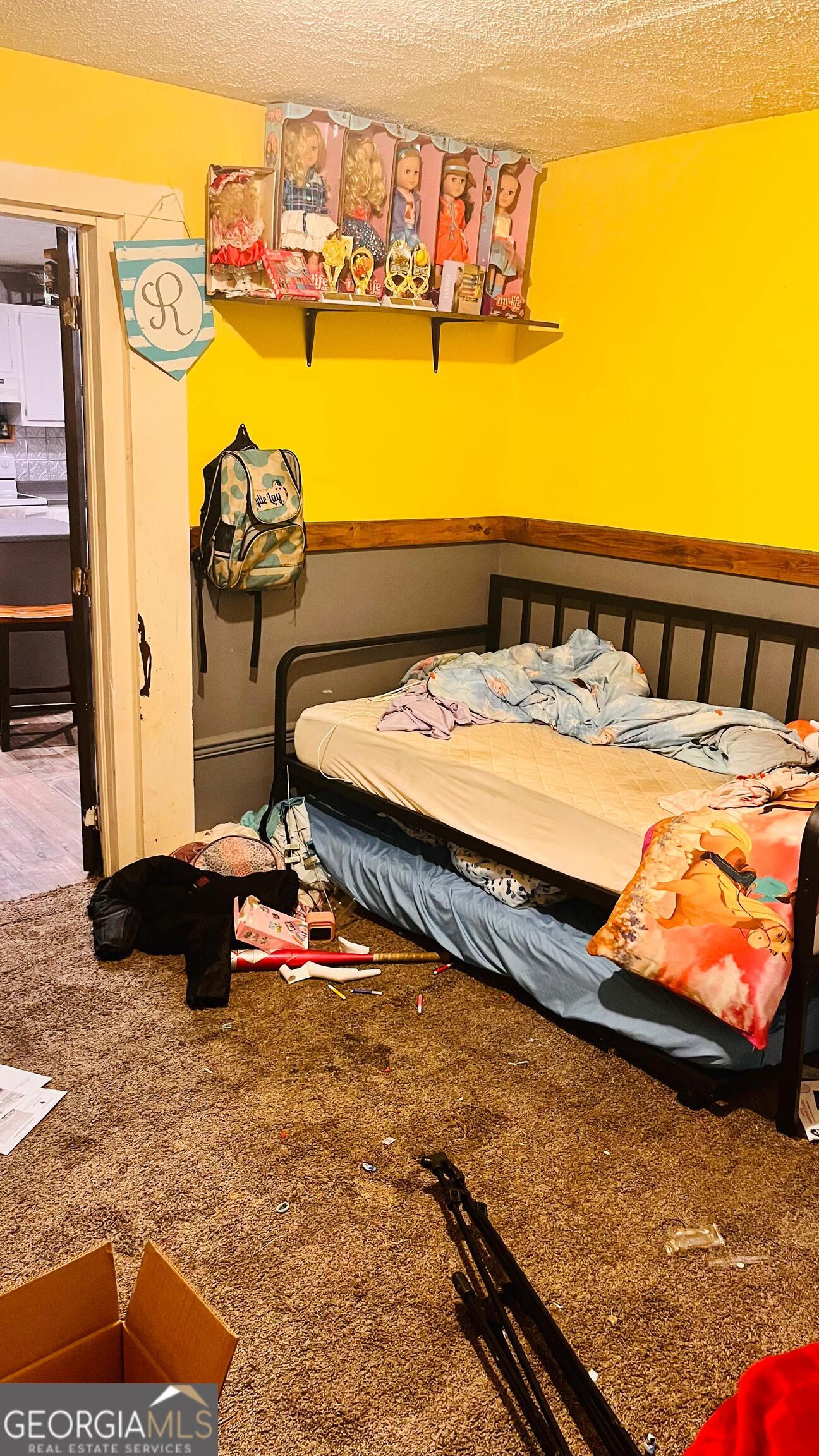 412 Magnolia Street LaFayette, GA 30728 - Photo 11 of 19 a terrace with a table and chairs