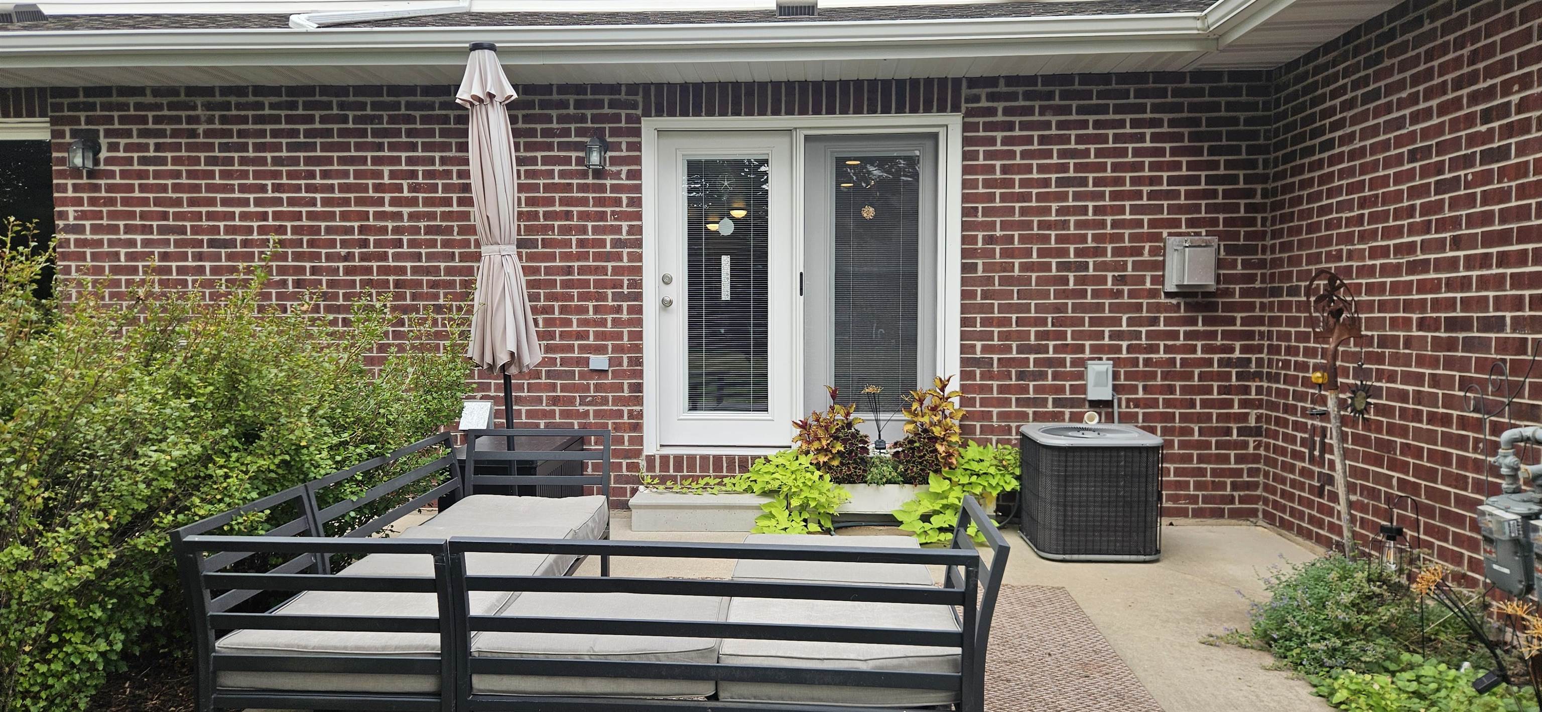 1903 Riverside Drive, Unit B Green Bay, WI 54313 - Photo 3 of 14 Gallery Image 3
