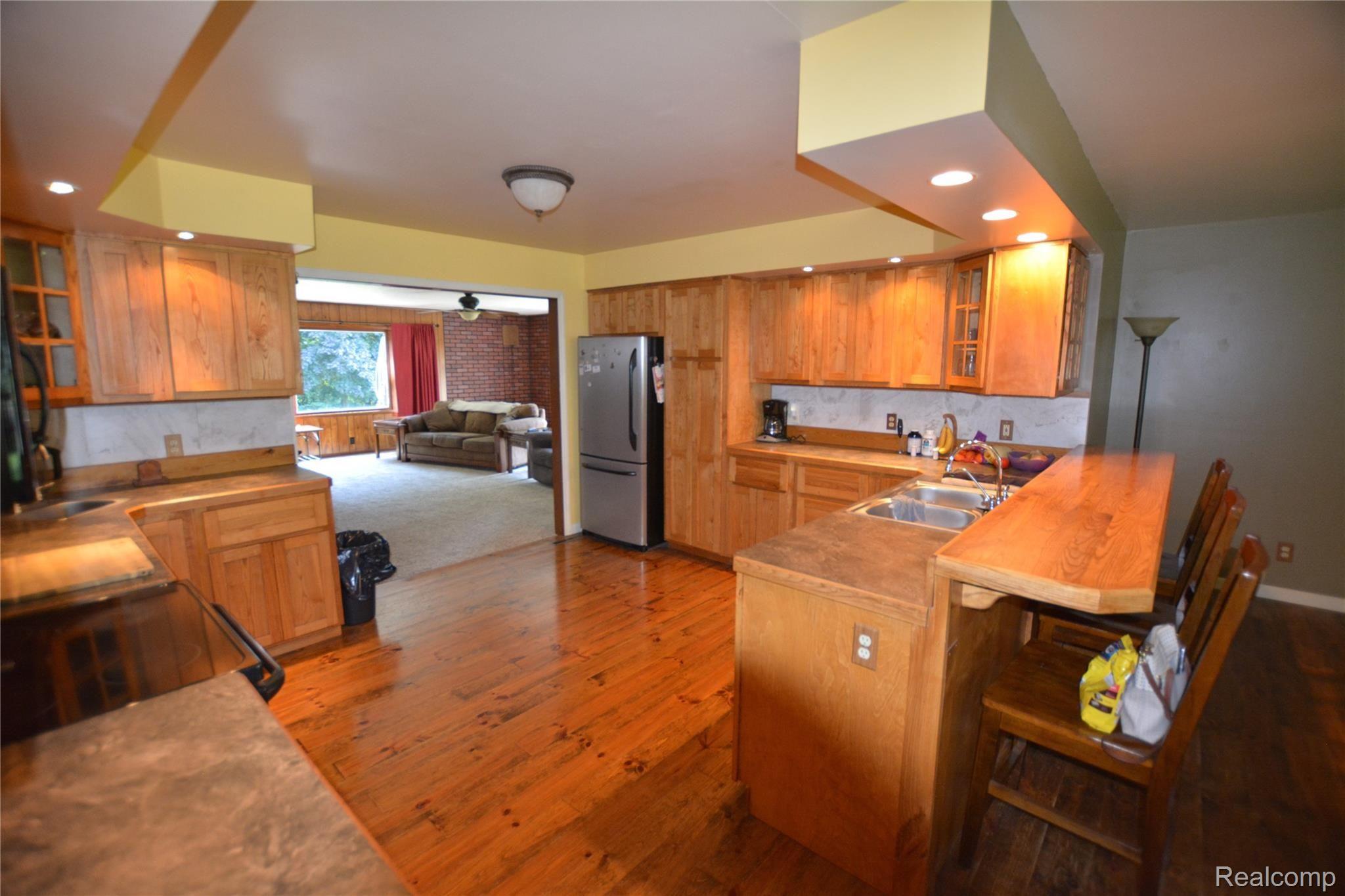 10915 South New Lothrop Road Durand, MI 48429 - Photo 5 of 28 DSC_0175.JPG