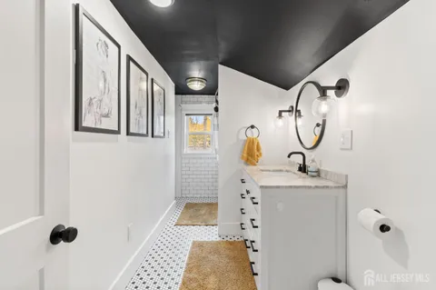 $725,000 | 46 Plainfield Avenue, Metuchen, NJ 08840