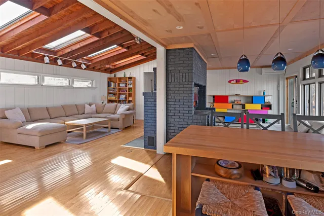 $10,000 | 35 Sloop Walk, Ocean Beach, NY 11770