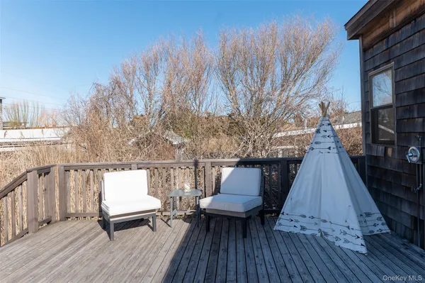 $12,000 | 35 Sloop Walk, Ocean Beach, NY 11770