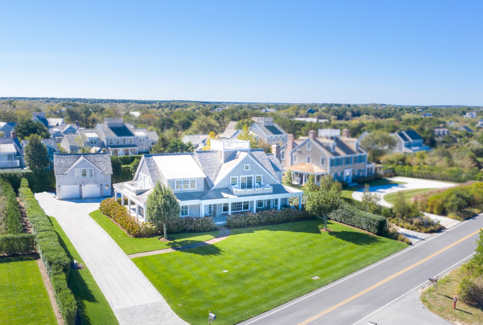 140 Cliff Road Nantucket, MA 02554 - Photo 2 of 30 Gallery Image 2