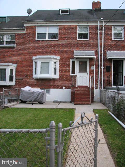 1920 Northbourne Road Baltimore, MD 21239 - Photo 3 of 23 Fenced Rear Yard