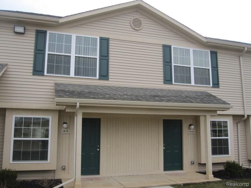 1310 Pine Ridge Drive Highland, MI 48357 - Photo 3 of 29