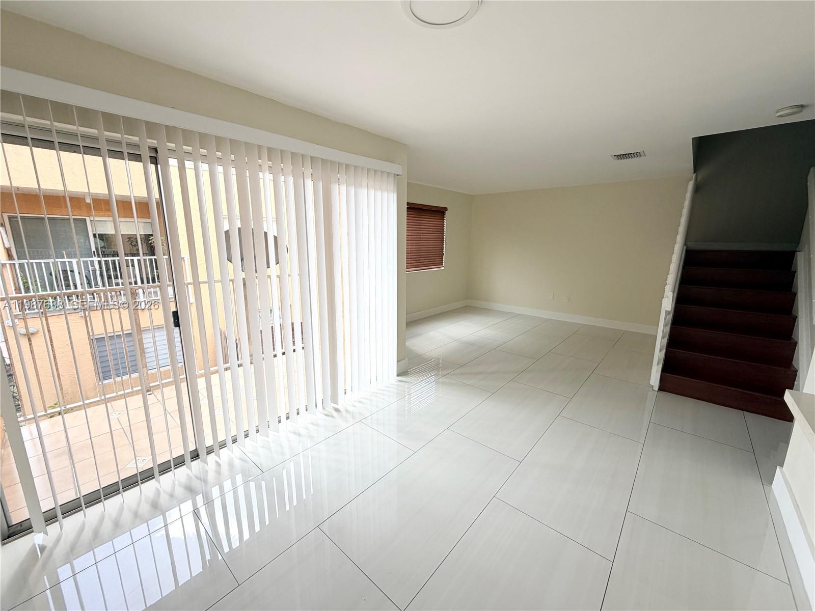 6205 Southwest Kendale Lakes Circle, Unit 288 Miami, FL 33183 - Photo 3 of 17