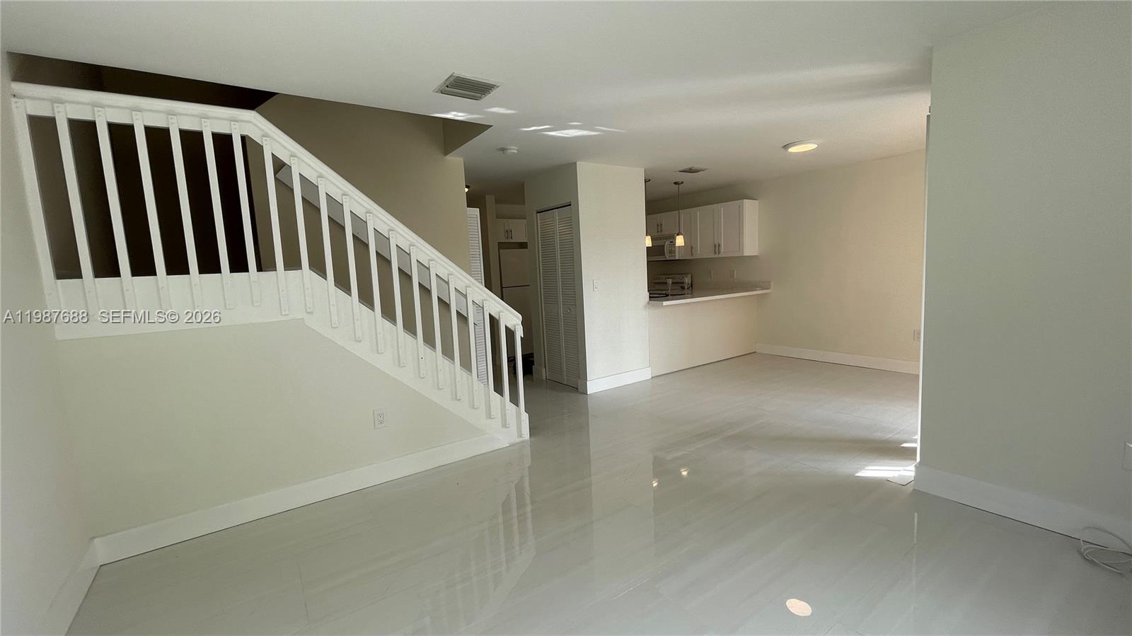 6205 Southwest Kendale Lakes Circle, Unit 288 Miami, FL 33183 - Photo 5 of 17